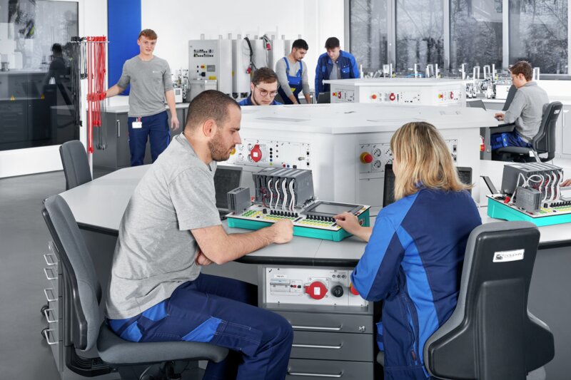 Ausbildungszentrum mit flexiblen Arbeitsplätzen