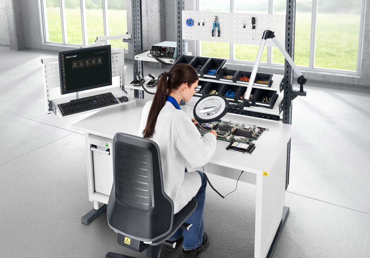 ESD Arbeitsplatz mit Elution 2 Software