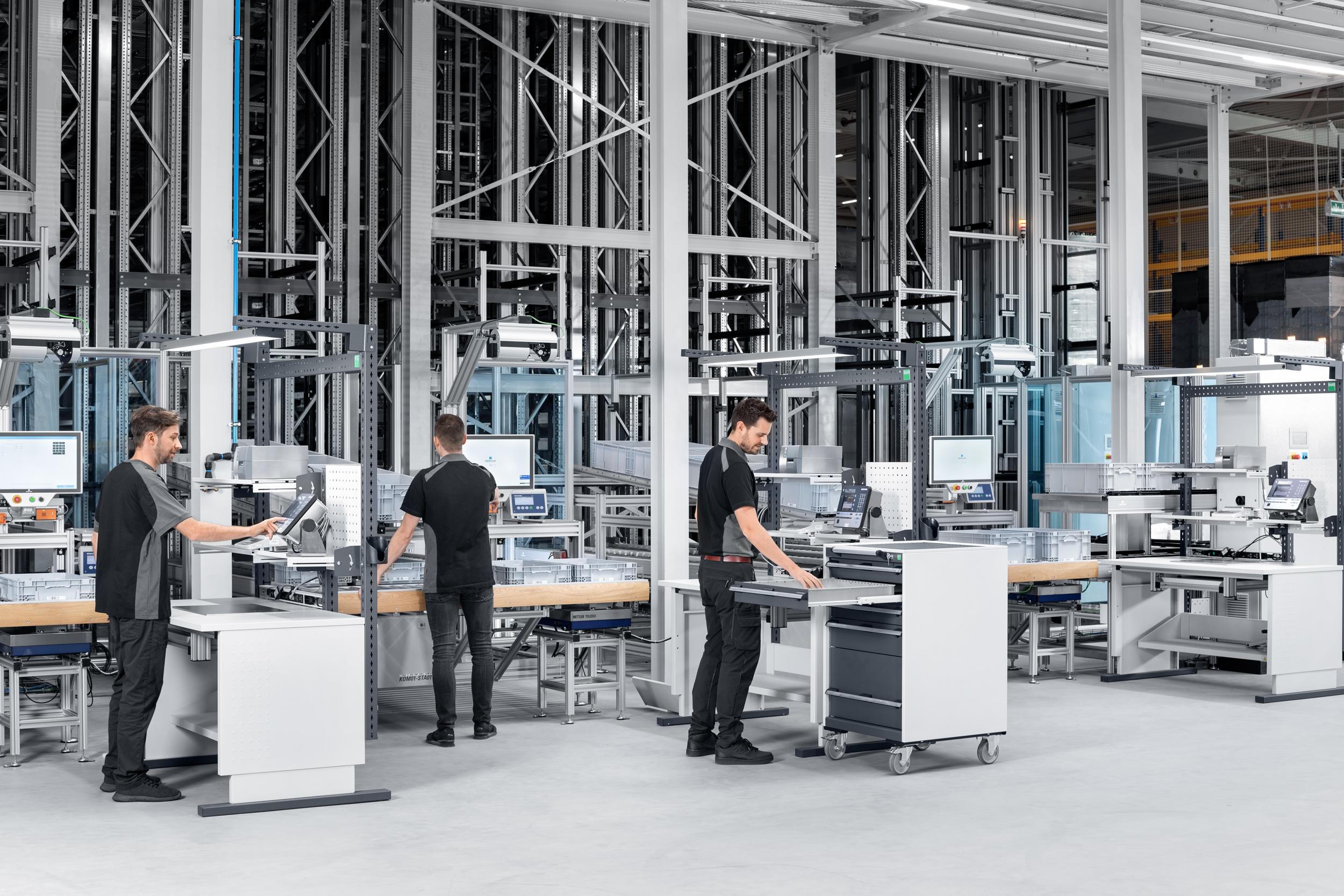 avero Arbeitsplatzsysteme: Optimale ergonomische Arbeitsplatzgestaltung für die Produktion
